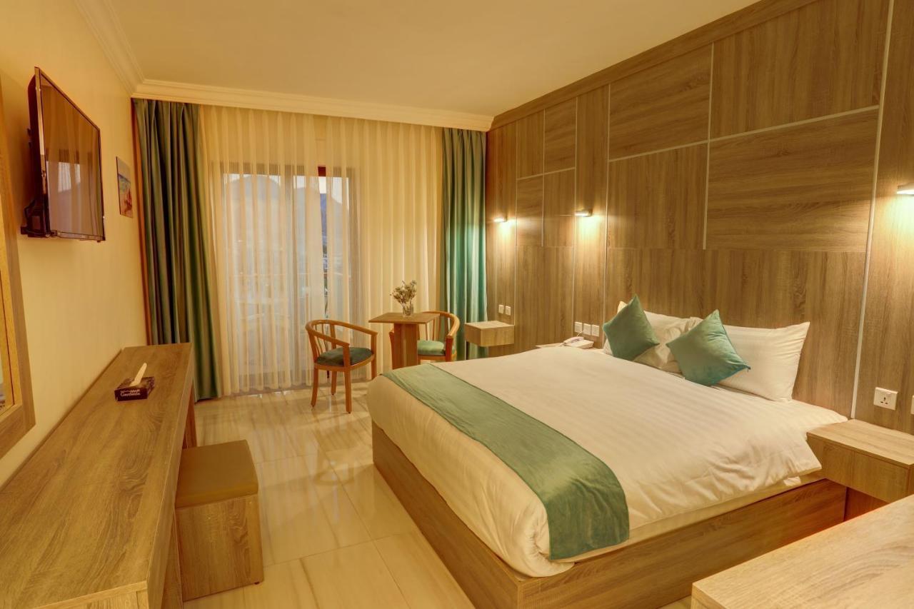 Turquoise Hotel Aqaba Exteriör bild