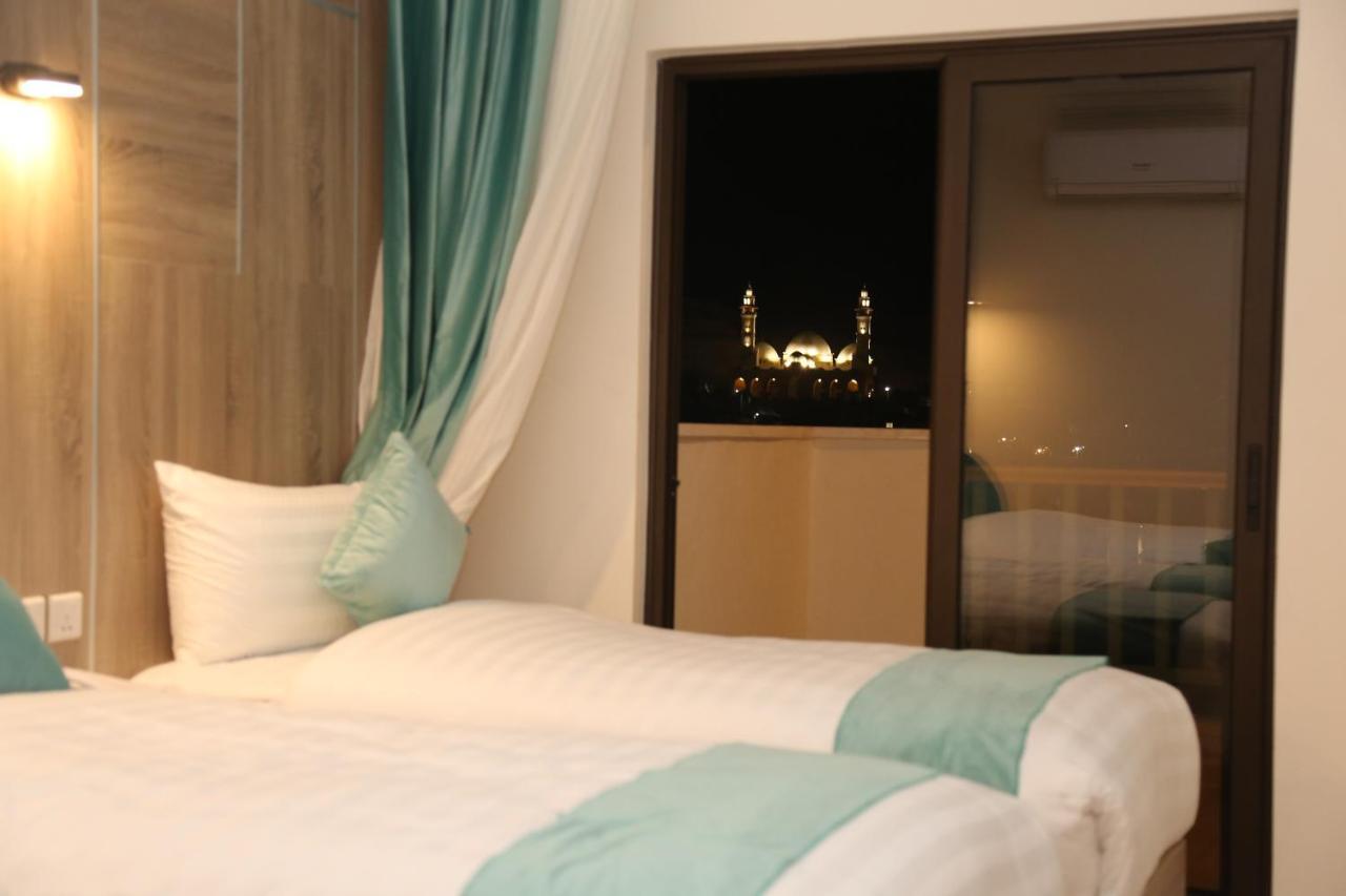 Turquoise Hotel Aqaba Exteriör bild